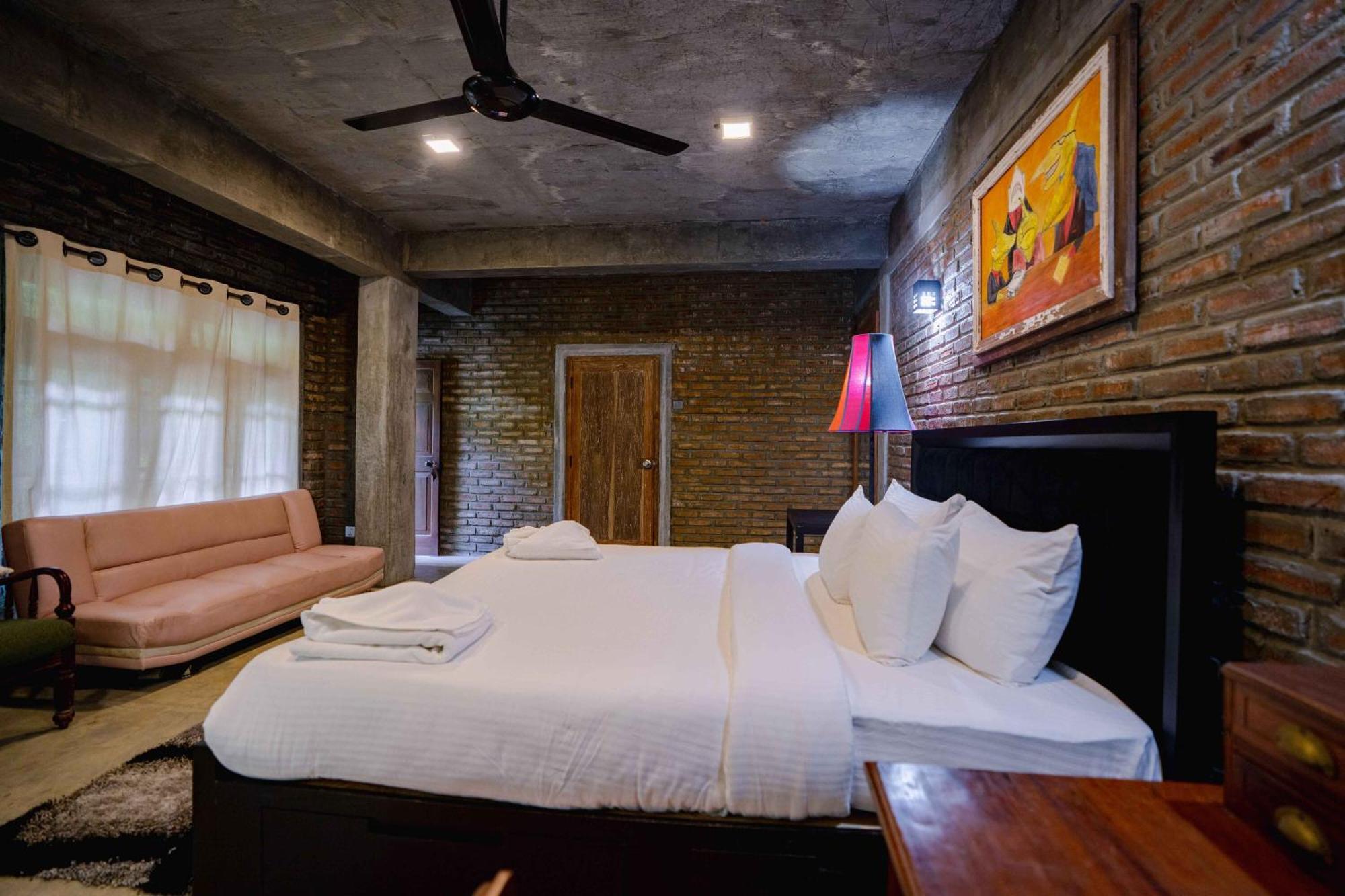 Aayu Hanthana Boutique Hotel Канди Экстерьер фото