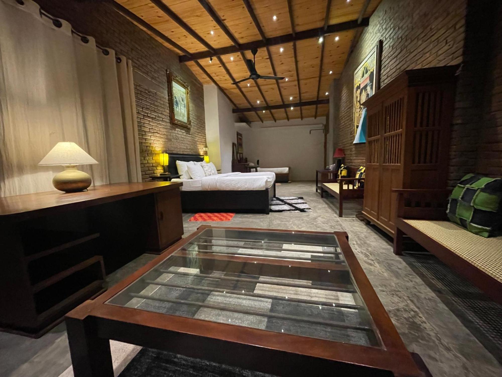 Aayu Hanthana Boutique Hotel Канди Экстерьер фото