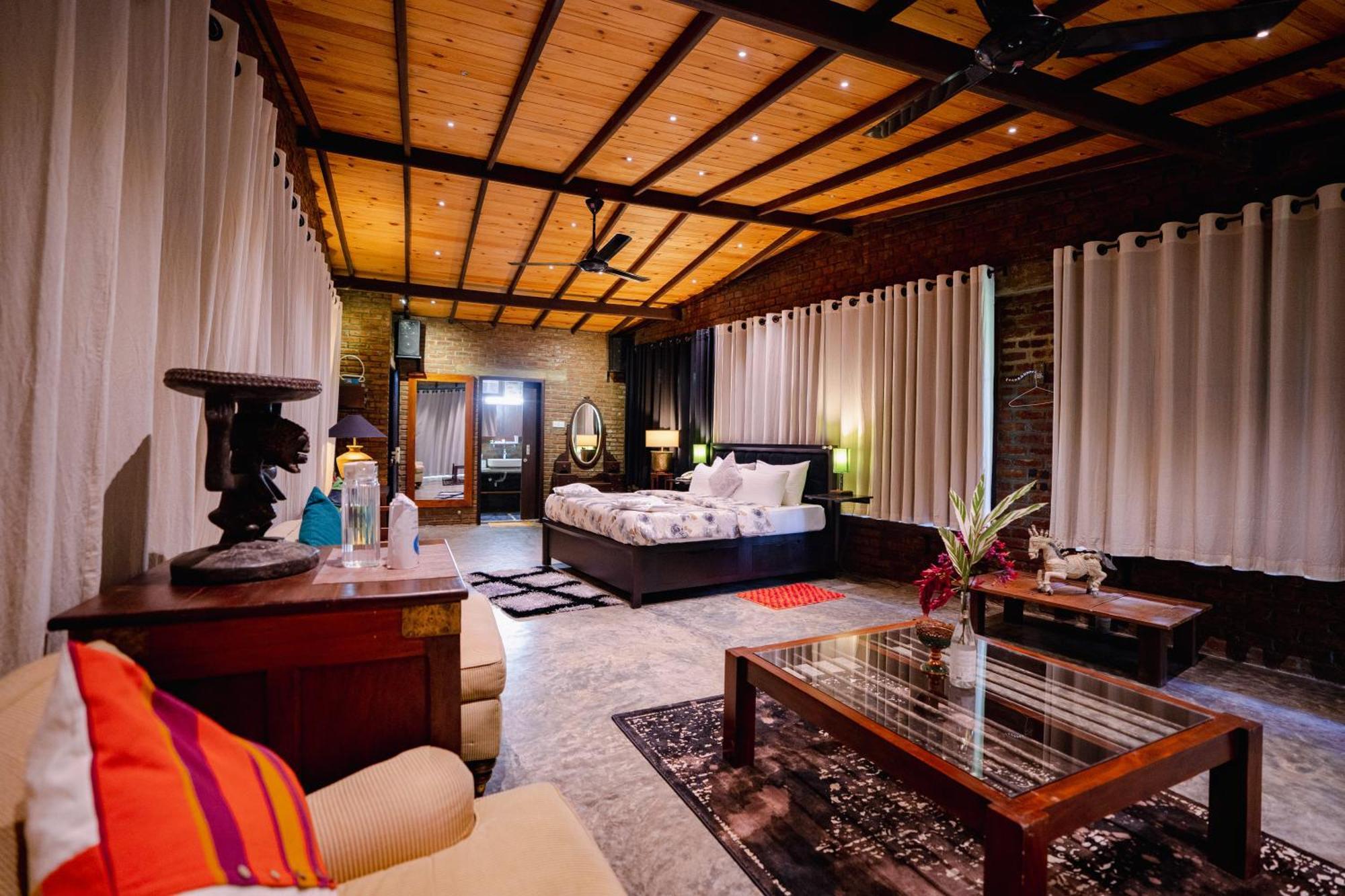 Aayu Hanthana Boutique Hotel Канди Экстерьер фото