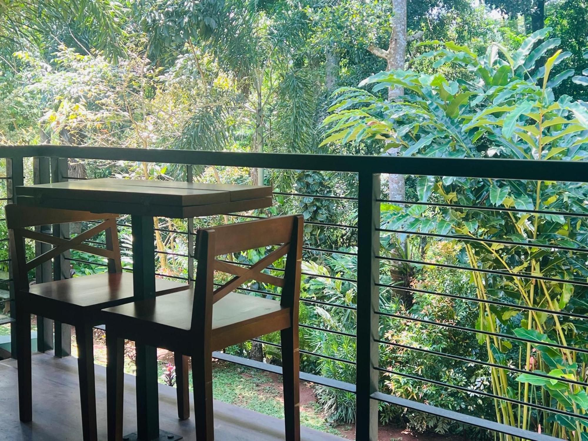 Aayu Hanthana Boutique Hotel Канди Экстерьер фото